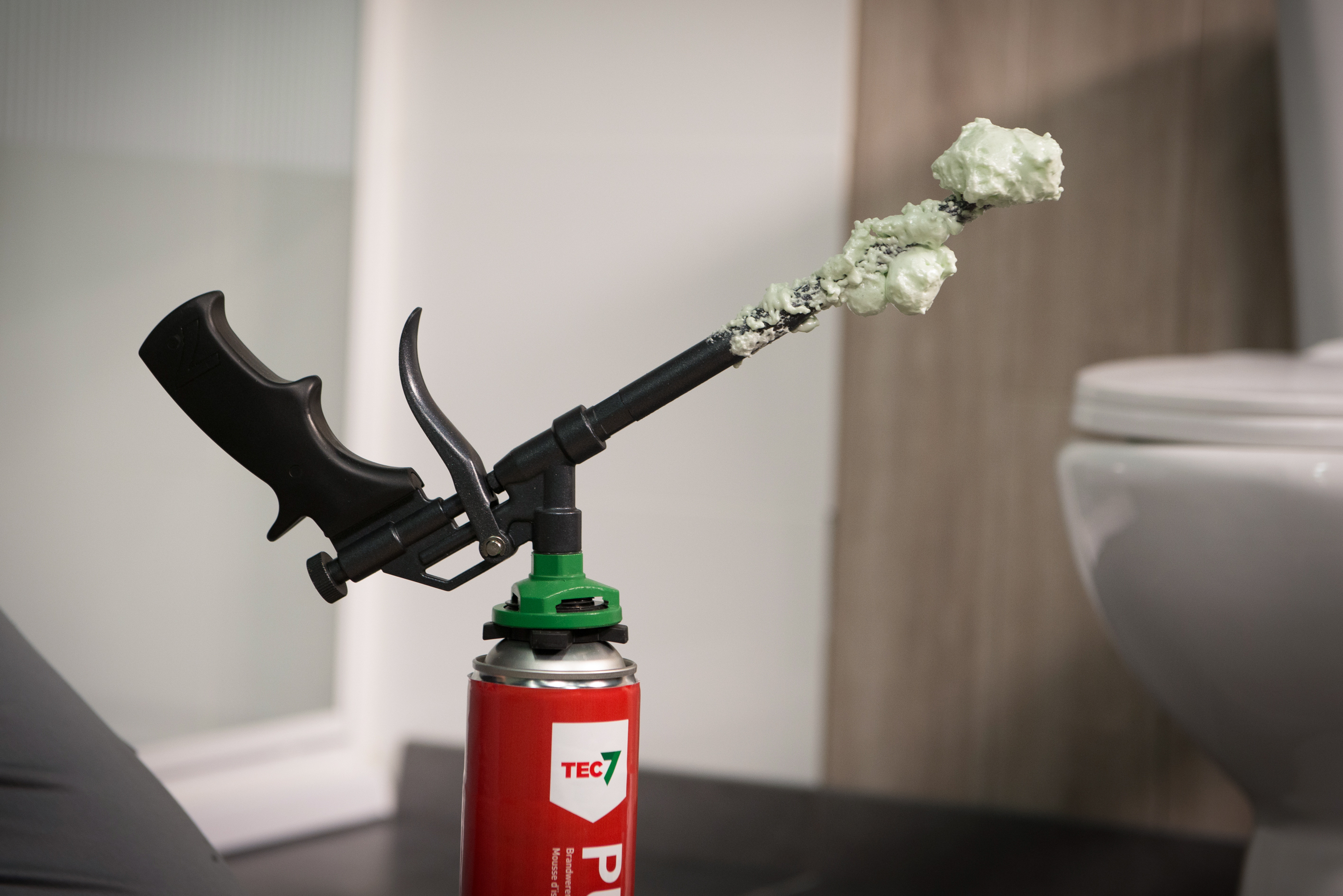 SPRAY ET PUR GUN PISTOLET POUR MOUSSE PU  Marle et ses alentours